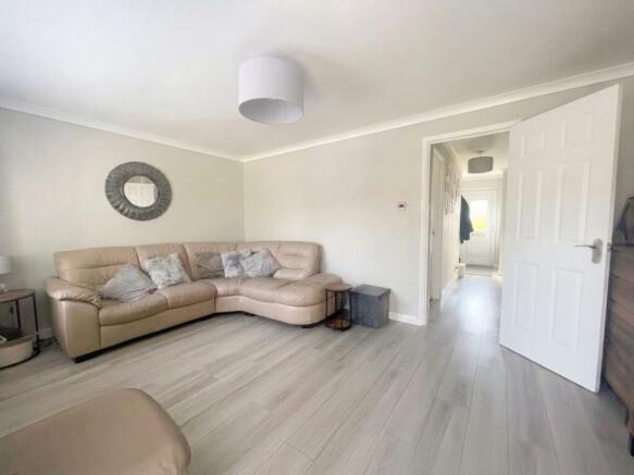 Woodlands Close, Peacehaven, BN10 7SF photo 5
