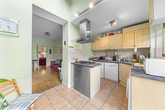 3 bed Terraced for sale Image 9