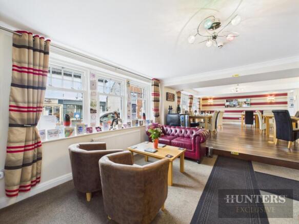 9 bed House for sale Image 6