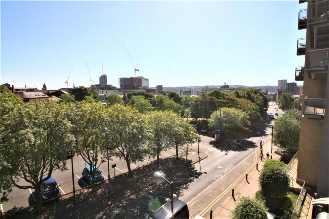 1 bed Apartment to rent Image 7