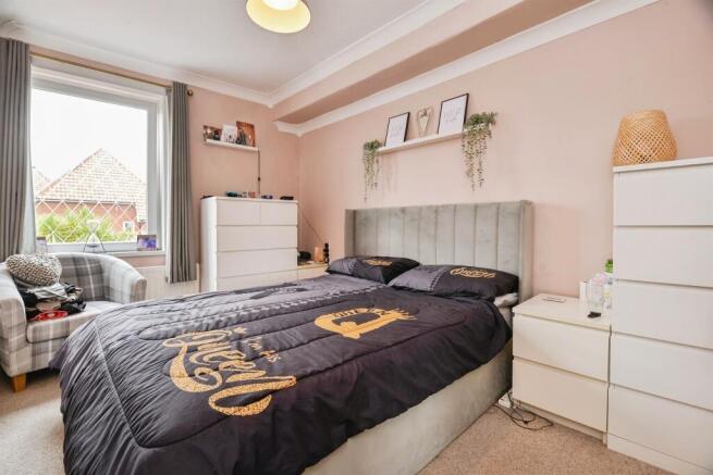 3 bed Terraced for sale Image 12
