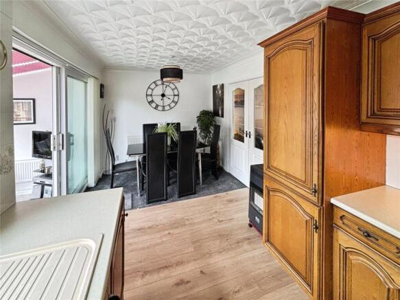 3 bed Semi-Detached for sale Image 10
