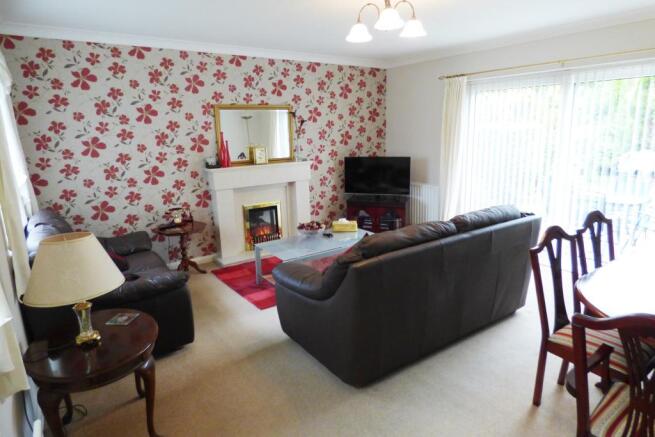 Lounge/Dining Room