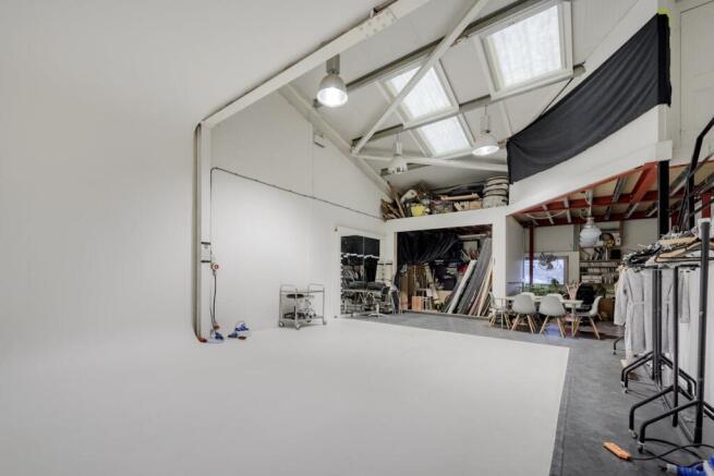 40 cromwell ind est-4513.jpg