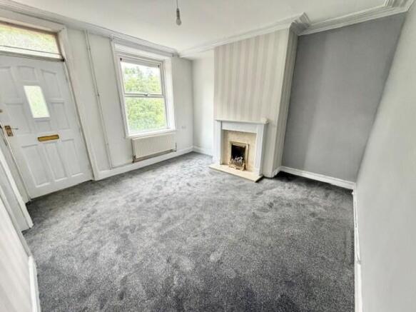 2 bed House to rent Image 4