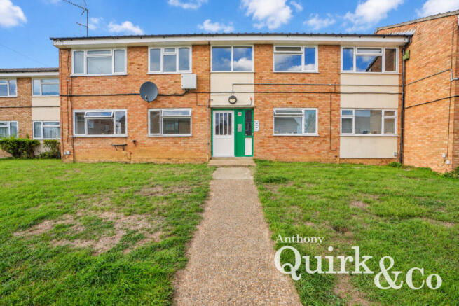 1-bed flat on Kingsmere, Benfleet, SS7, £190,000
