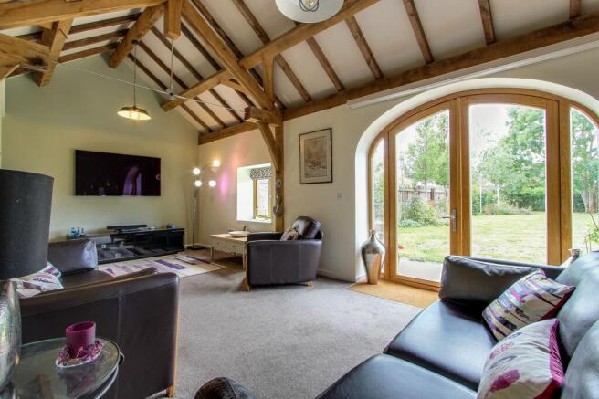 Lounge/Dining Room