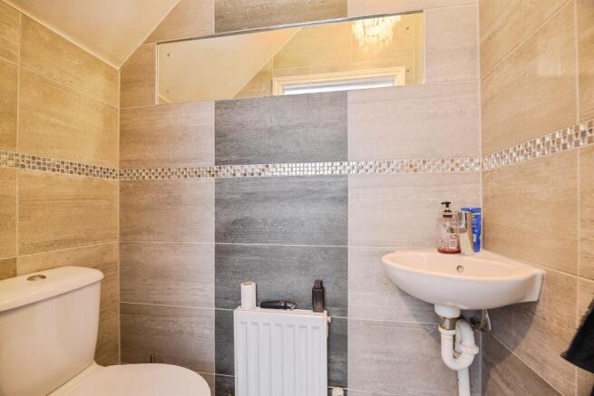 4 bed Detached for sale Image 12