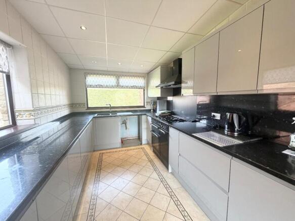 2 bed Detached Bungalow for sale Image 4
