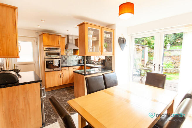 Kitchen/ Dining R...