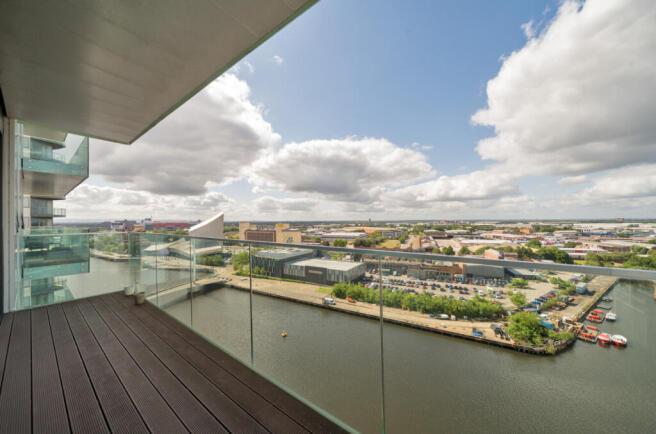 1303879-17-683d80...