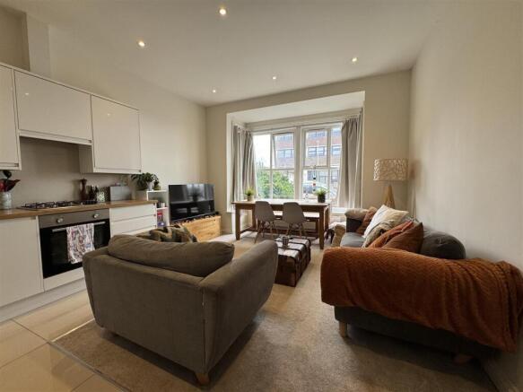 Open Plan Lounge Kitchen