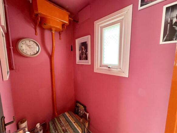 CLOAKROOM/WC
