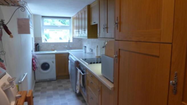 Halton Wood Road 15 Kitchen 009