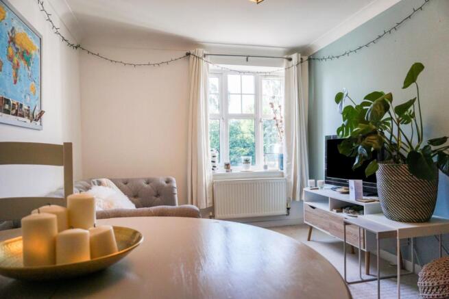 Lounge / Kitchen