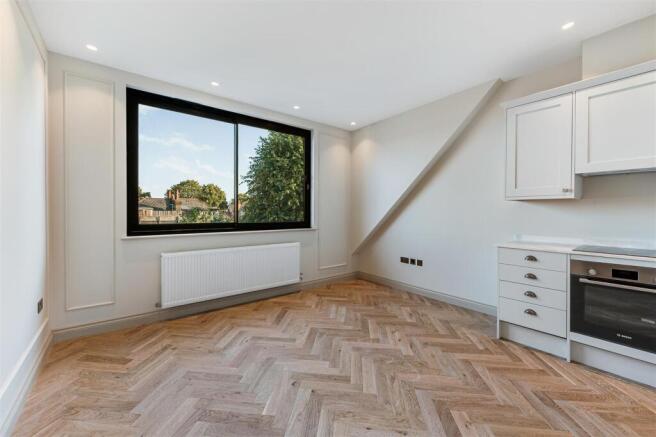 F6, 32 Creffield Road (1).jpg
