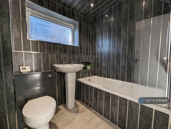 2 bed Flat to rent Image 4