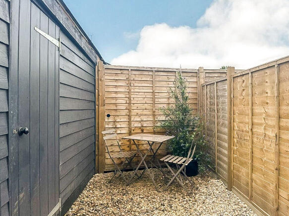 1 bed Detached for sale Image 10