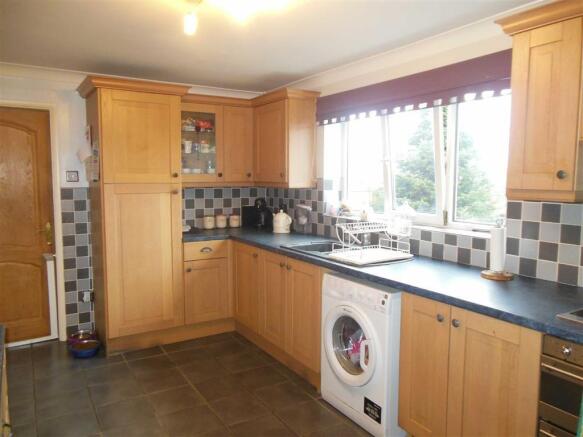 Kitchen:
