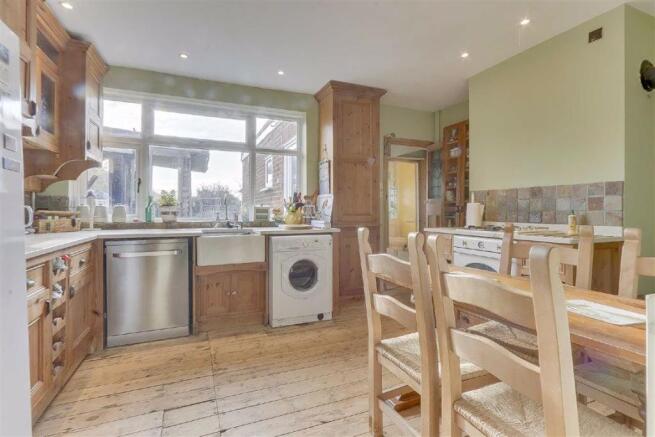 KITCHEN/DINER