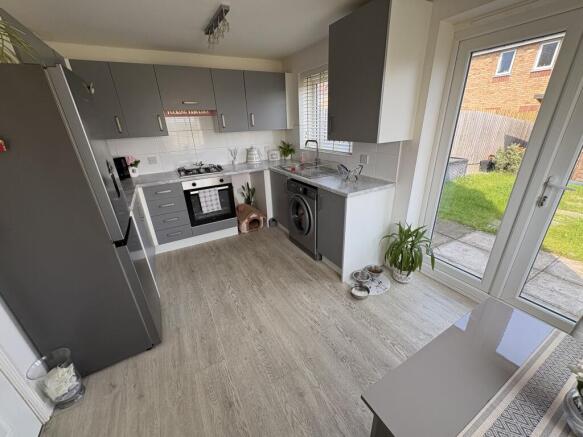 3 bed Semi-Detached for sale Image 8