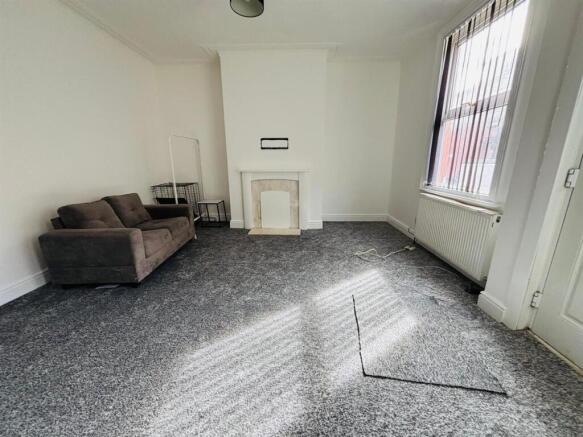 Living Room Area: