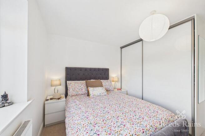 2 bed Apartment for sale Image 12