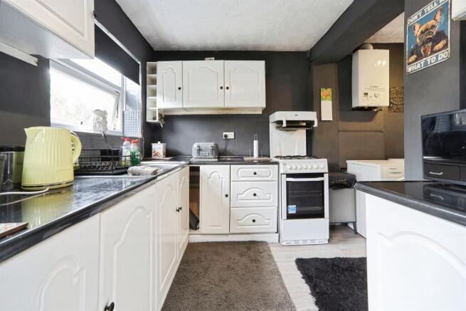 3 bed Semi-Detached for sale Image 7