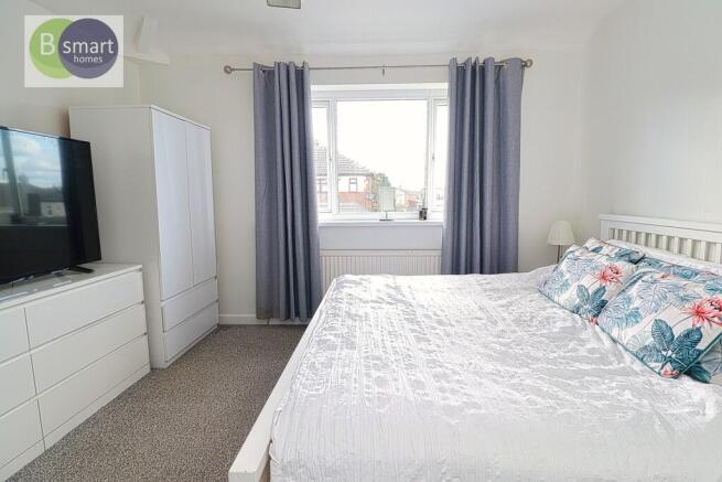 4 bed Semi-Detached for sale Image 6