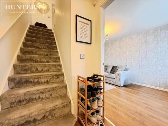 2 bed Semi-Detached to rent Image 8