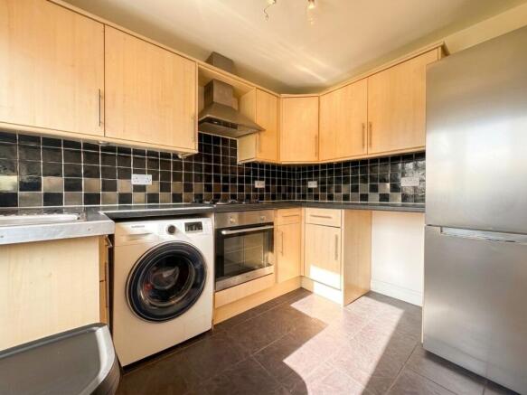 3 bed Semi-Detached for sale Image 7