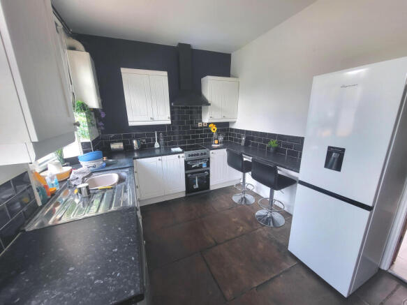 3 bed Terraced for sale Image 9