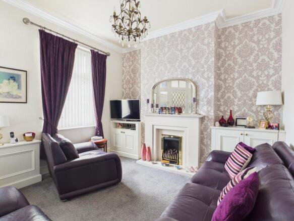 CAM03729G0-PR0294-STILL001