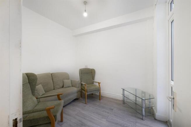 104 London Road - x9LHnr2knsoi1pG7FcV2.jpg