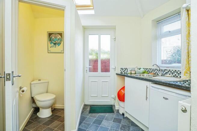 4 bed Semi-Detached for sale Image 7