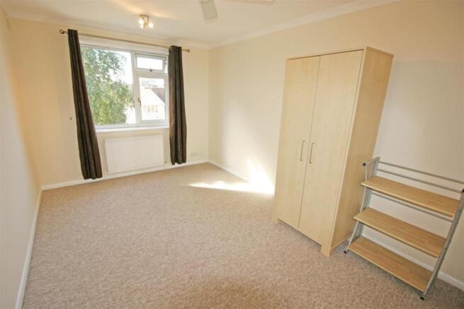 Bedroom 1.jpg