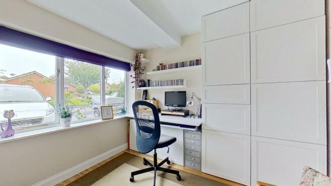 STUDY/SNUG