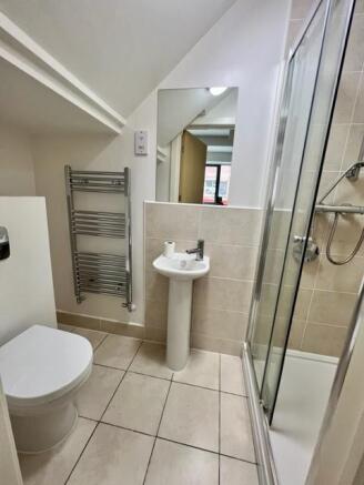 1 bed House Share to rent Image 7