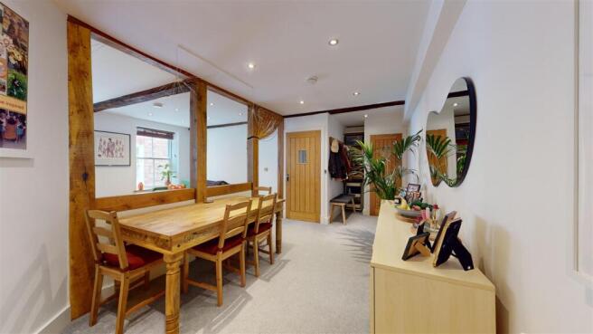 Apartment 3, 26-27 Princess Street Dining Area.jpg