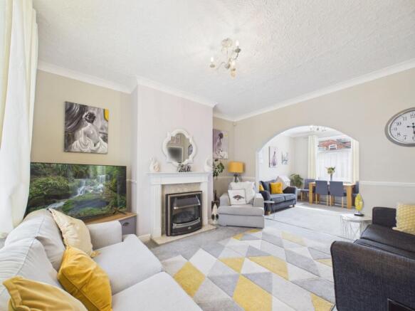 3 bed Terraced for sale Image 4