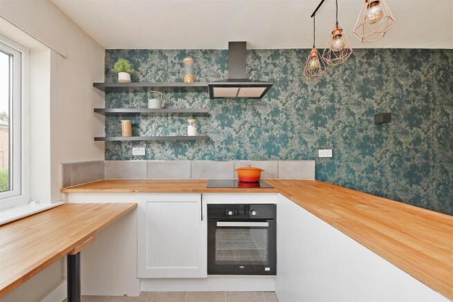 2 bed Apartment for sale Image 4