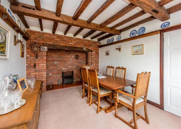 East Mill Cottage-dining1.jpg
