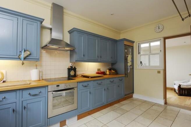 Kitchen3.jpg