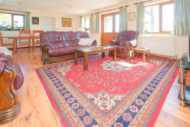 Parry Mercury Lodge PL14 5BQ-1.jpg