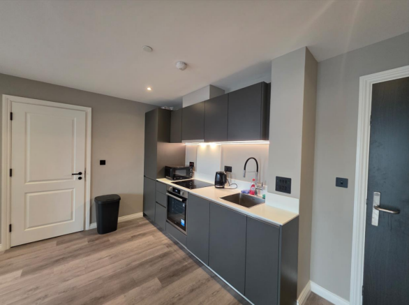 1 bed Apartment to rent Image 6