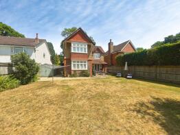 Lynton, Red House Lane, Elstead, Godalming GU8 6DS