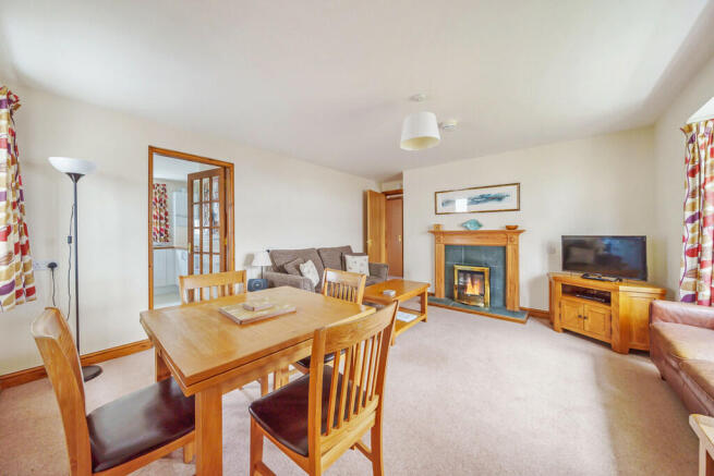 Living / Dining R...