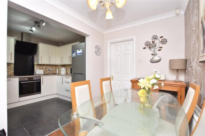 3 bed Link Detached House for sale Image 4