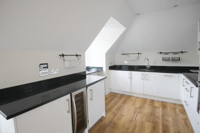 Kitchen 2.JPG