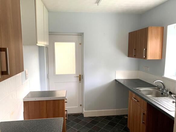 Earls Drive, Clayton, Newcastle, ST5 3QR  photo 4